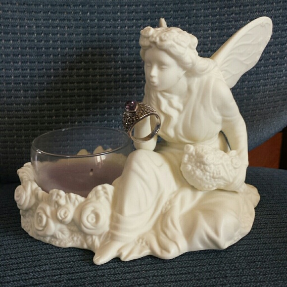 Jewelry - Picture 2 of 4